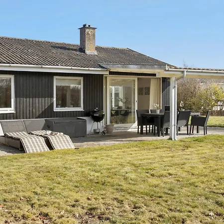 Дом отдыха Beautiful In With Wifi